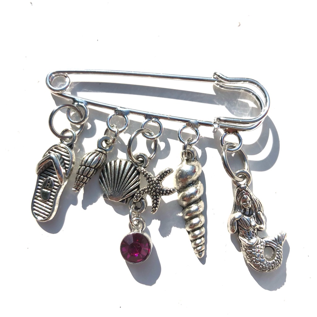 Beautiful, Silver 2” Brooch/Kilt Pin With Seashore Charms
